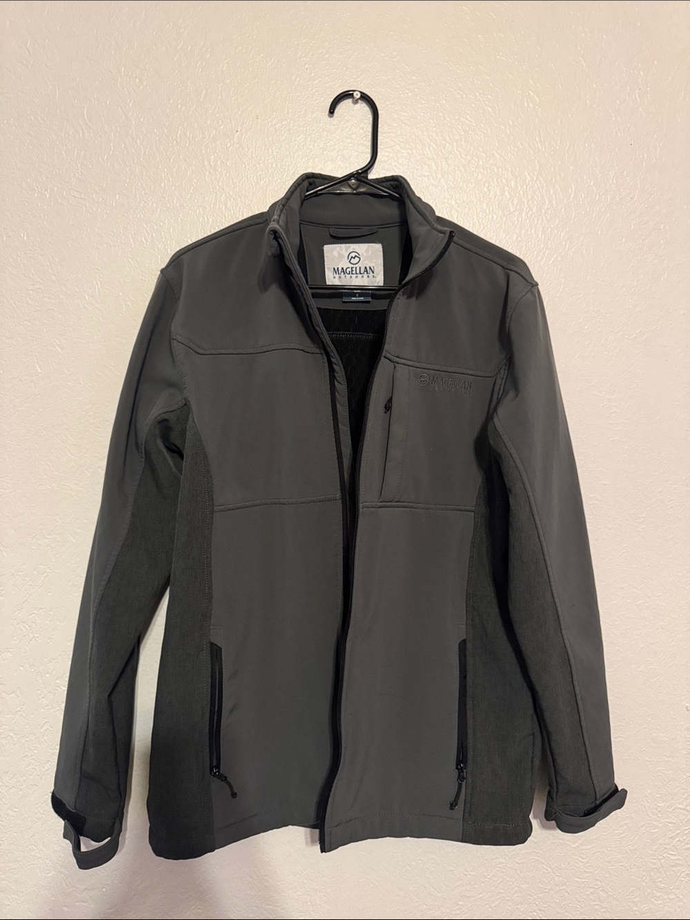 Magellan Outdoors Men's Dark Gray Softshell Jacket